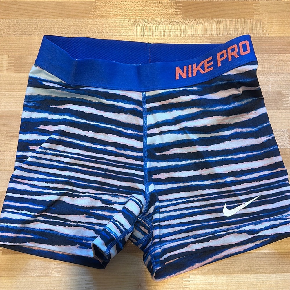Nike Pro Women’s Shorts | Medium